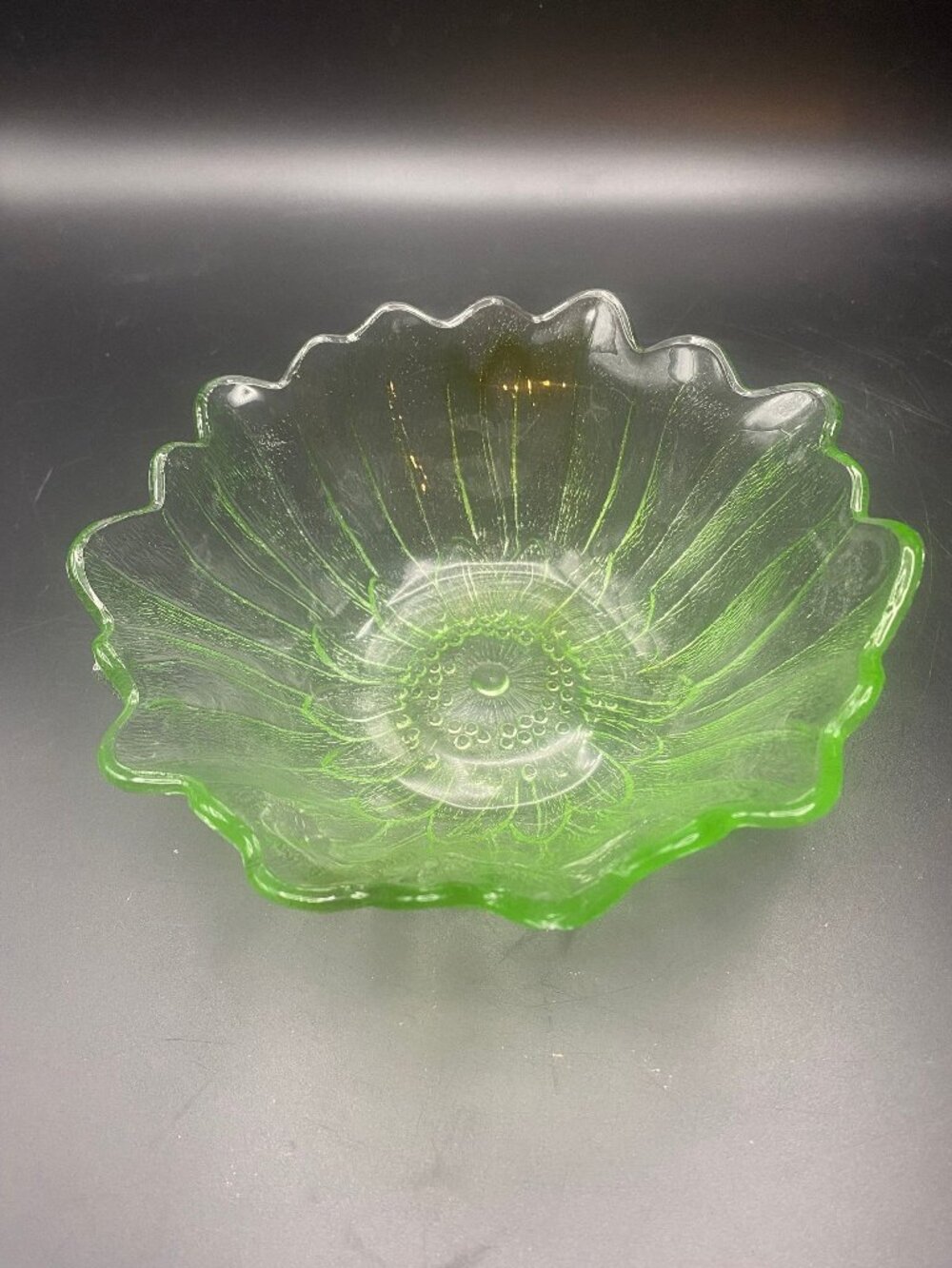 L.E. Smith Feather Fern Bowl